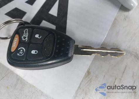 2008 Chrysler Aspen Limited z USA, uszkodzony, nr VIN 1A8HW58228F113941